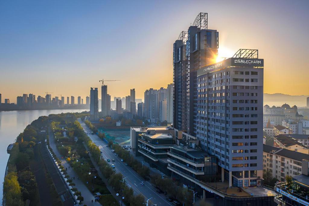 Echarm Hotel Hanzhong Wetland Park Exterior photo